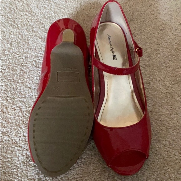 red high heels - Picture 3 of 3